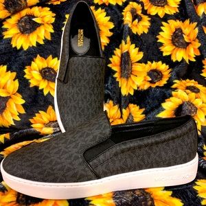 Michael Kors size 10 brand new